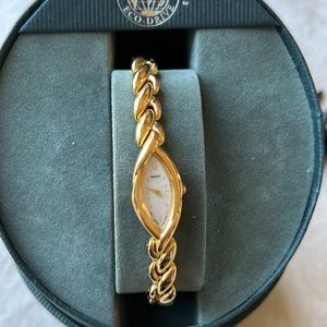 Seiko lady mother of pearl face watch #SZY486